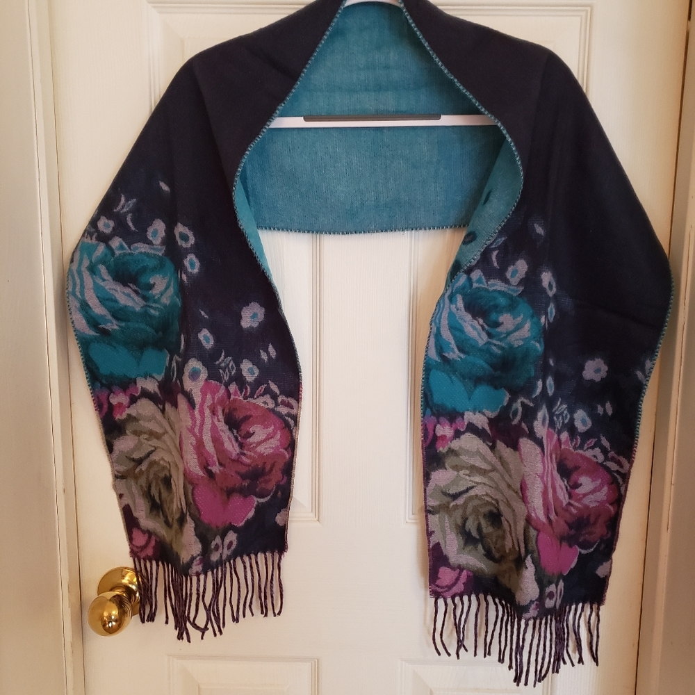 scarf. Very soft vintage scarf made by Merona